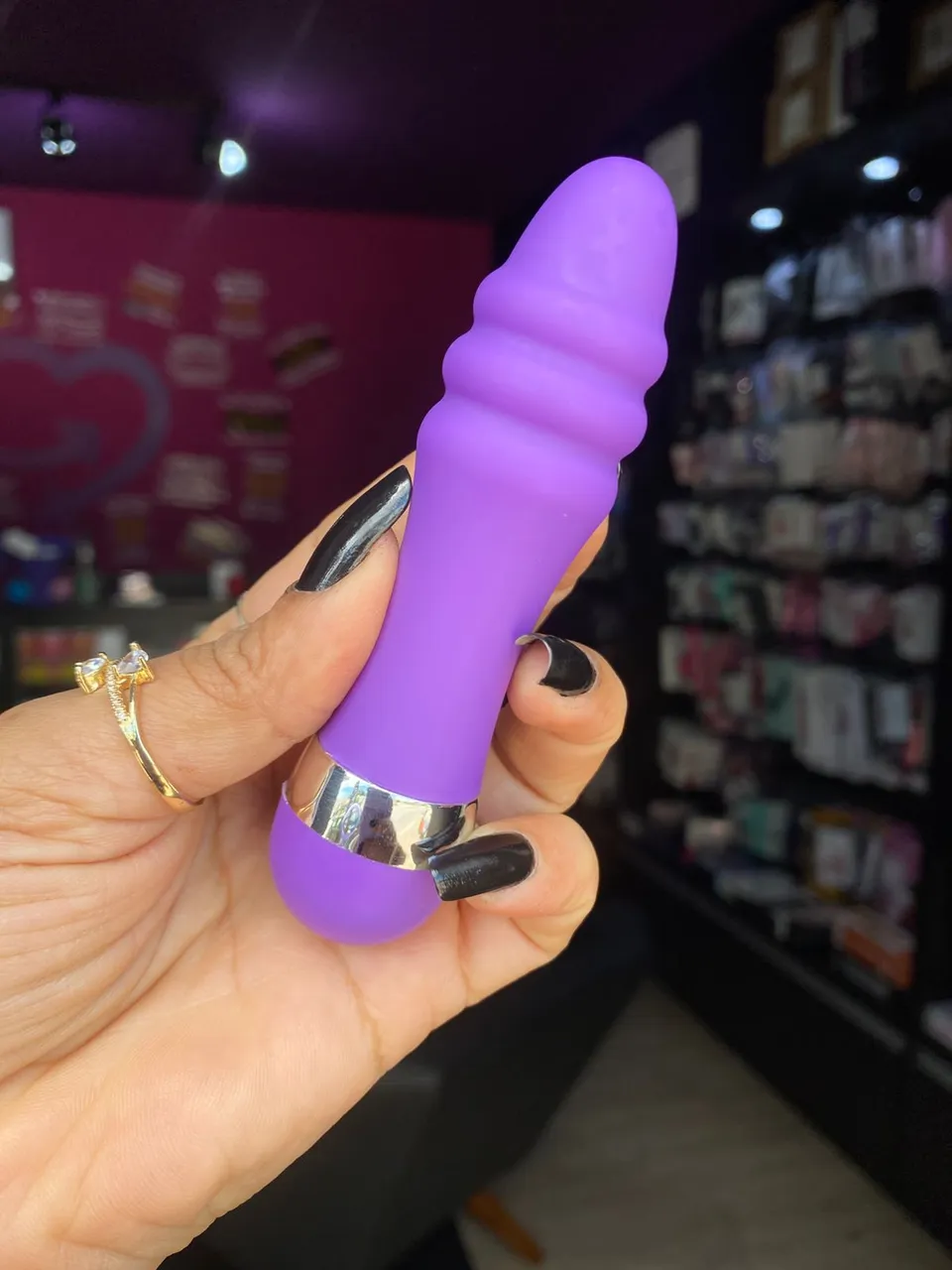 Vibrador com Anéis Massageadores Multivelocidade – pilha – Golfinho Aveludado — foto 1 de 2