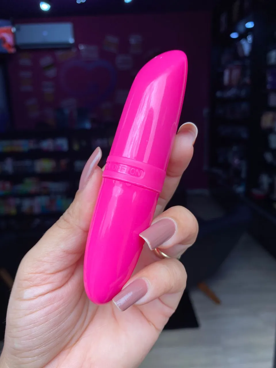 Batom do Prazer -VIBRADOR em formato de batom 01 intendidade – pilha – Mini Lilo Lipstick — foto 1 de 5